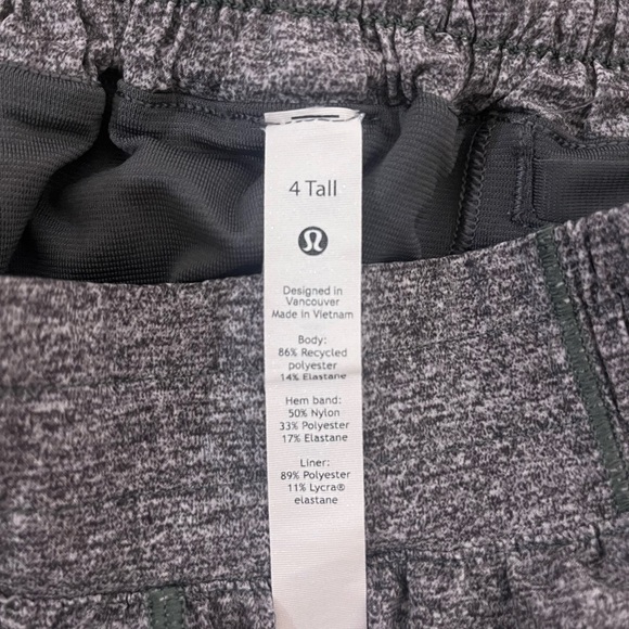 Lululemon size 4 mixed gray 4 inch hotty hot shorts - Picture 4 of 7